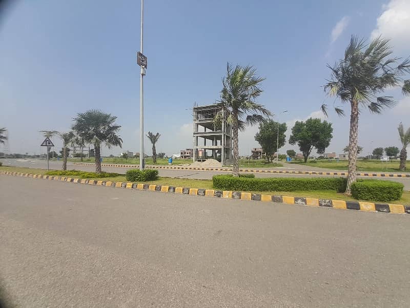 Investors Should sale This Prime Location Commercial Plot Located Ideally In Gujranwala Bypass 34