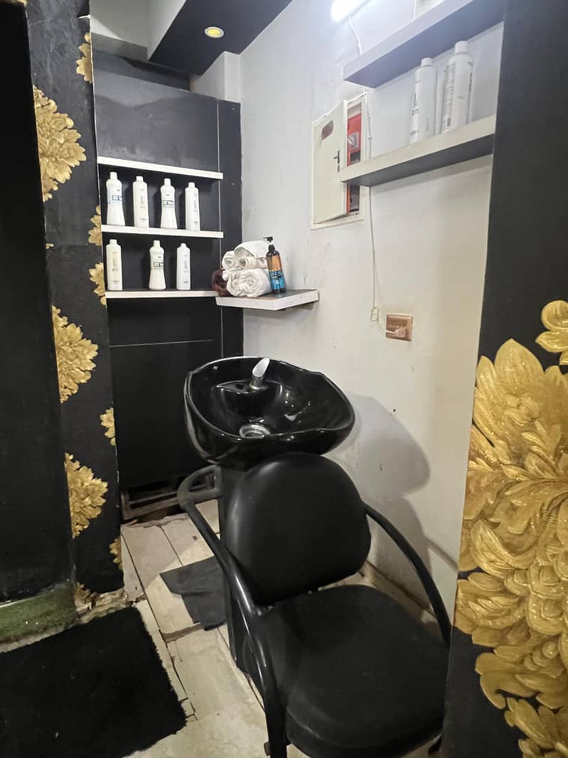 Ladies salon for sale. 14