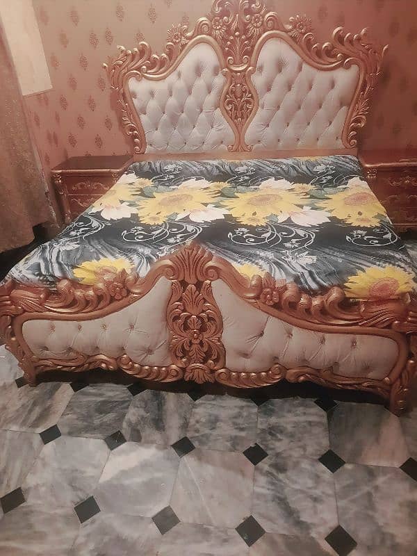 Royal Golden bed 1