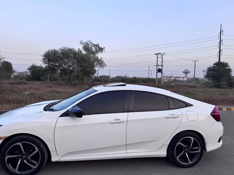 Honda Civic Oriel 1.8  i-VTEC  CVT2018 1