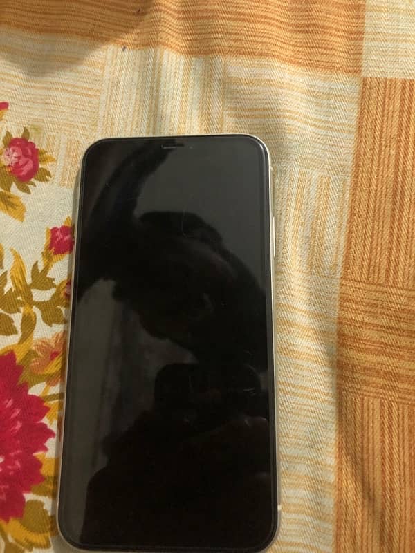 iphone 11 128GB exchange possible in to up modles with cash 2