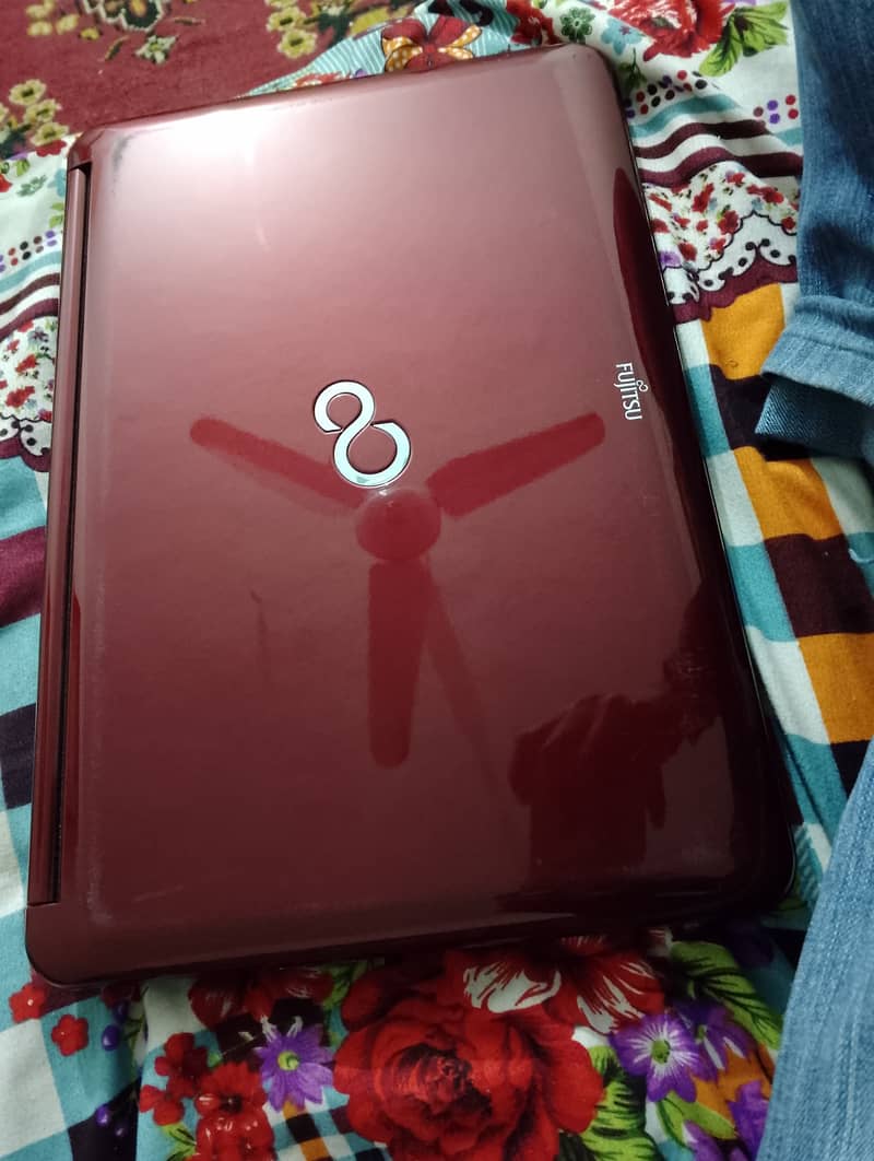 Cori7 Laptop 8gb ram 750 gb Hardisk 3