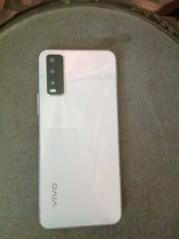 vivo y20s 4/128 with back cover and charger 1