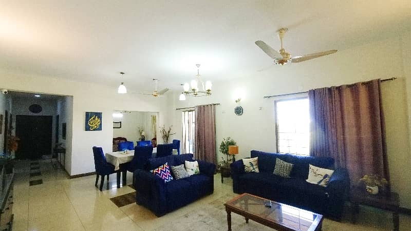 Beautiful & Open View 12 Marla 4 Bed Flat On 2nd Floor For Sale In Askari 11 Lahore 9