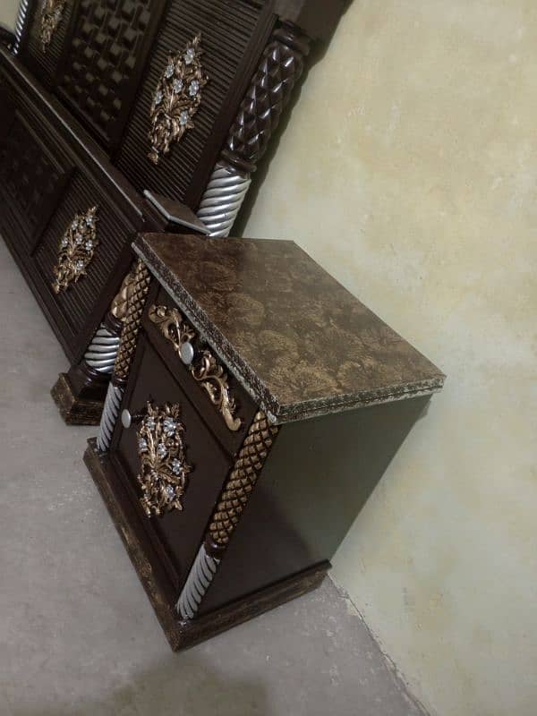 beautiful solid wooden bed set brand new candetion for sale in Lahore 3