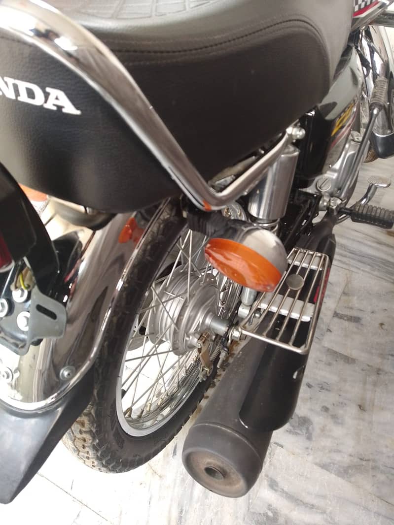 Honda CG 125 2024 4