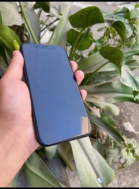 iphone Xr 64Gb NON PTA 10/9.5 condition 03199275676 whtsp nmbr 5