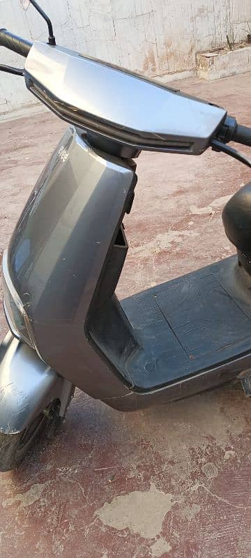 Evee C1 PRO Scooty | Sccoty | For Sale | Urgent 1