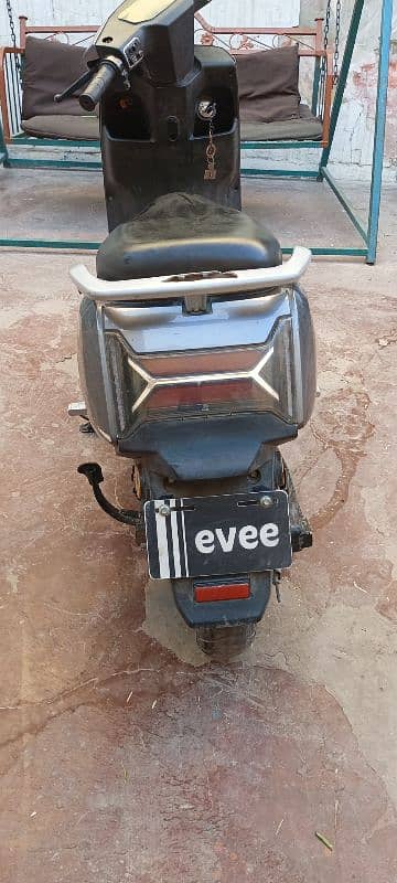 Evee C1 PRO Scooty | Sccoty | For Sale | Urgent 3