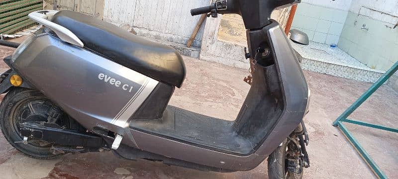 Evee C1 PRO Scooty | Sccoty | For Sale | Urgent 4