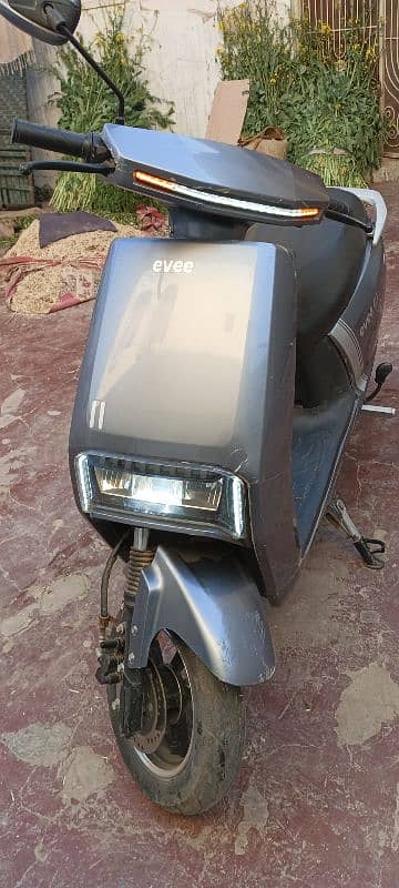 Evee C1 PRO Scooty | Sccoty | For Sale | Urgent 5