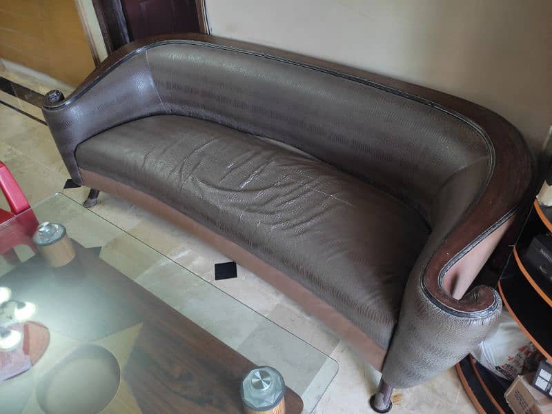 5 seater sofa set. Good Condition Great Comfort. 0