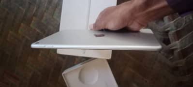 Ipad mini 5 box with original cable