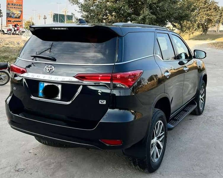 Toyota Fortuner V 2021 Brand New 03009511471 3