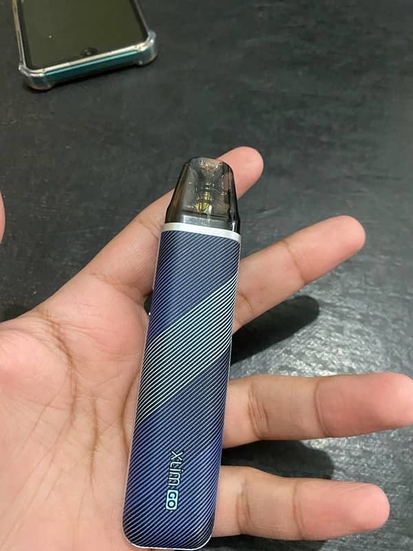 Pod Oxva xlim go in blue with box with first refill free 3