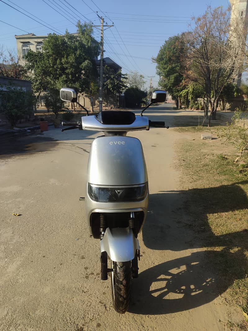 Evee C1 Air Scooty Urgent For Sale | Scooty In Bikes | Scooters 2