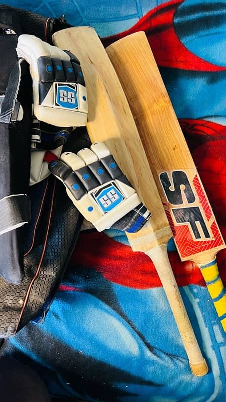 slightly used cricket Equipment 5