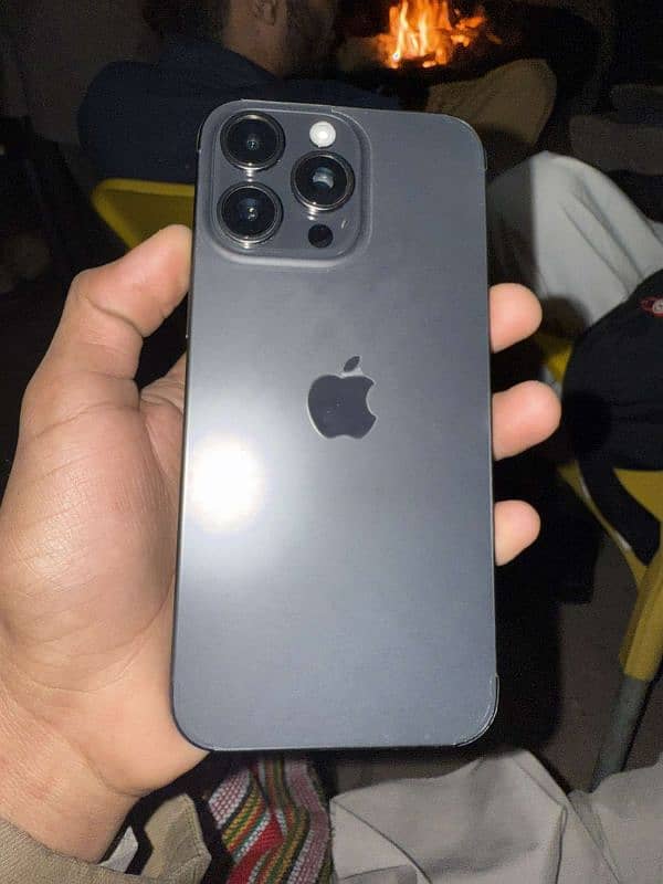 iphone 15 Pro Max Black titanium JV 0