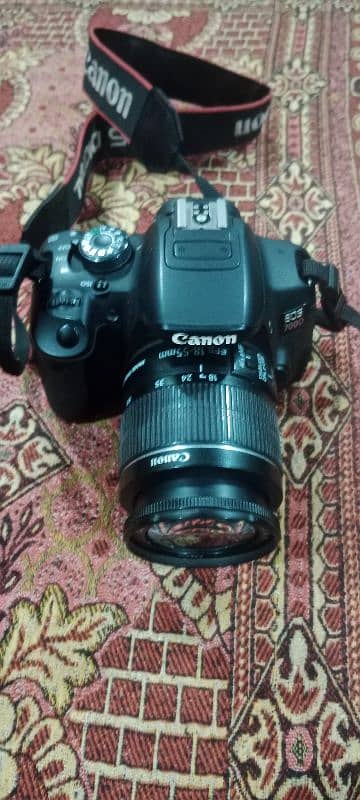 DSLR camera canon 700d 0