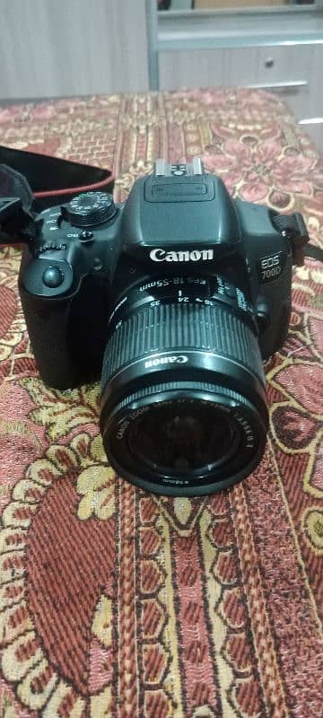 DSLR camera canon 700d 1