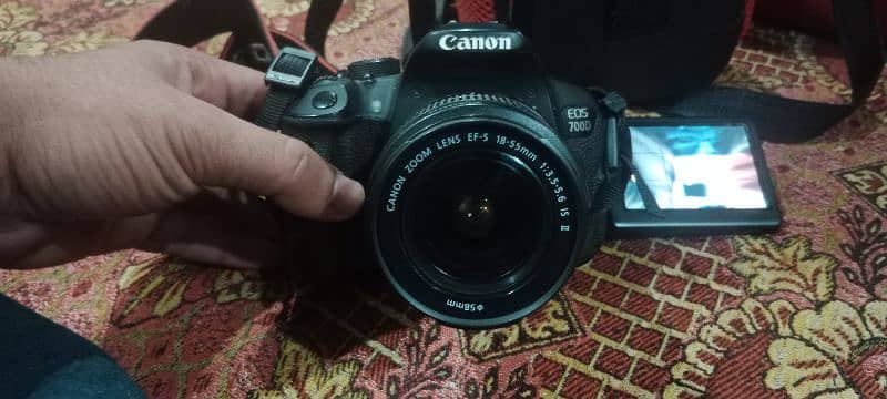 DSLR camera canon 700d 3