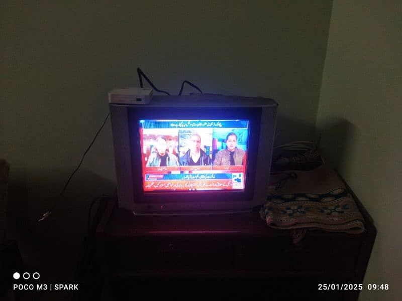 14 inch color tv Full Working 2