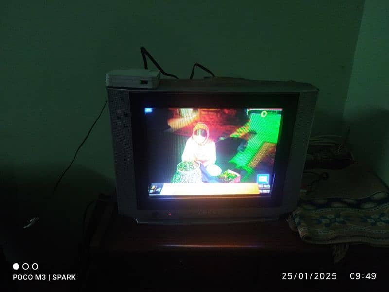 14 inch color tv Full Working 3