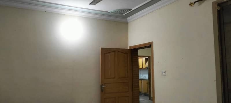 A Prime Location 4 Marla Lower Portion In Gulberg Is On The Market For rent 5