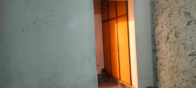 A Prime Location 4 Marla Lower Portion In Gulberg Is On The Market For rent 9