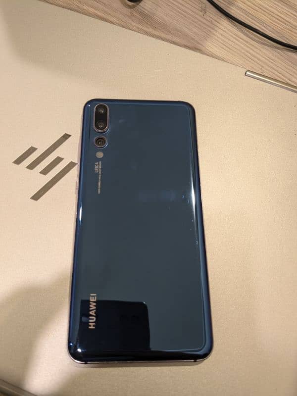 Huawei P20 pro 6/128 for sale 2