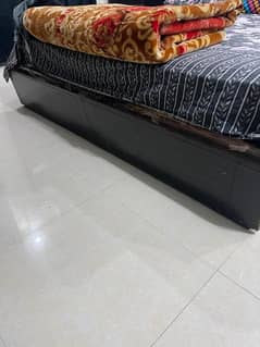 Low profile wooden bed