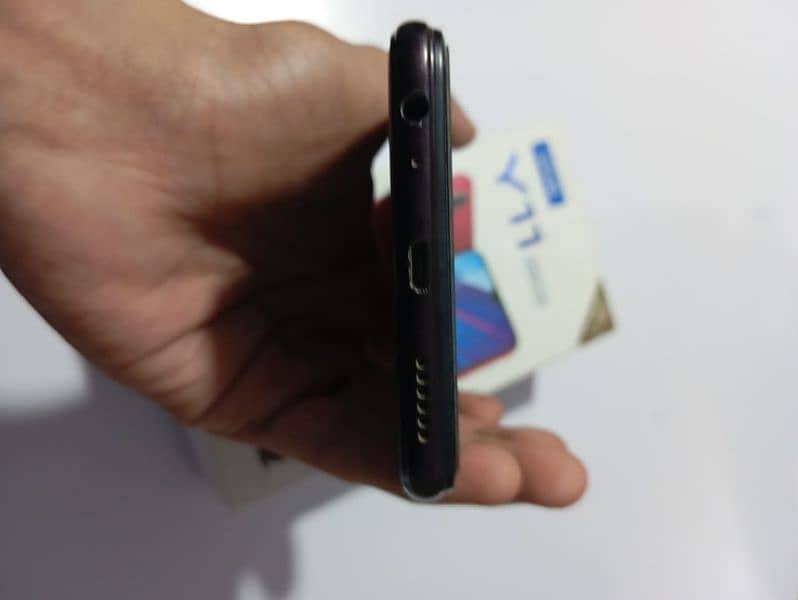 vivo y11 3/32 condition 10/10 urgent sale . 4