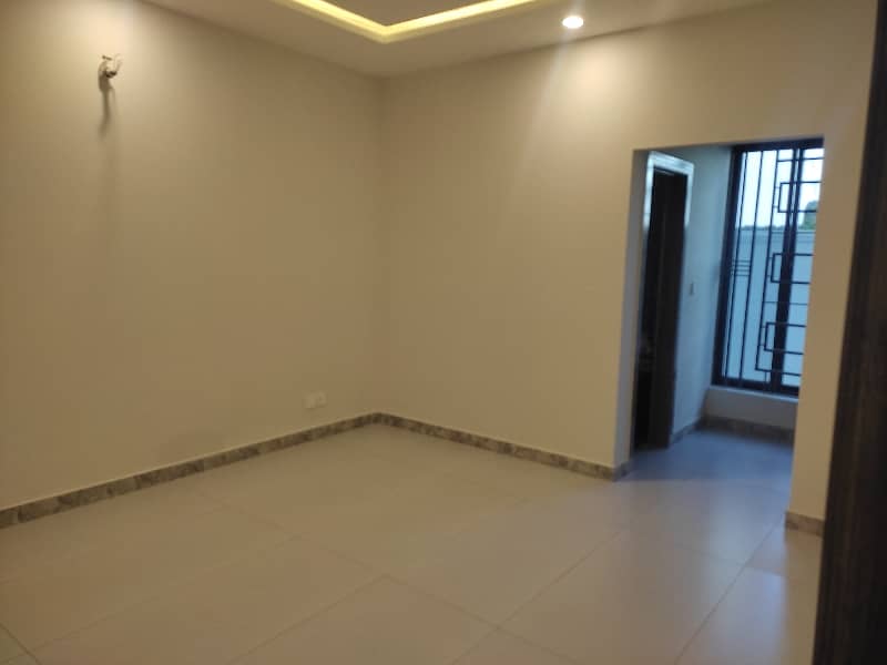 1 kanal basment for rent 6