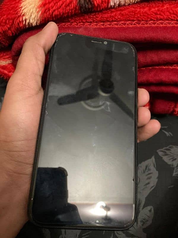 selling iphone 2