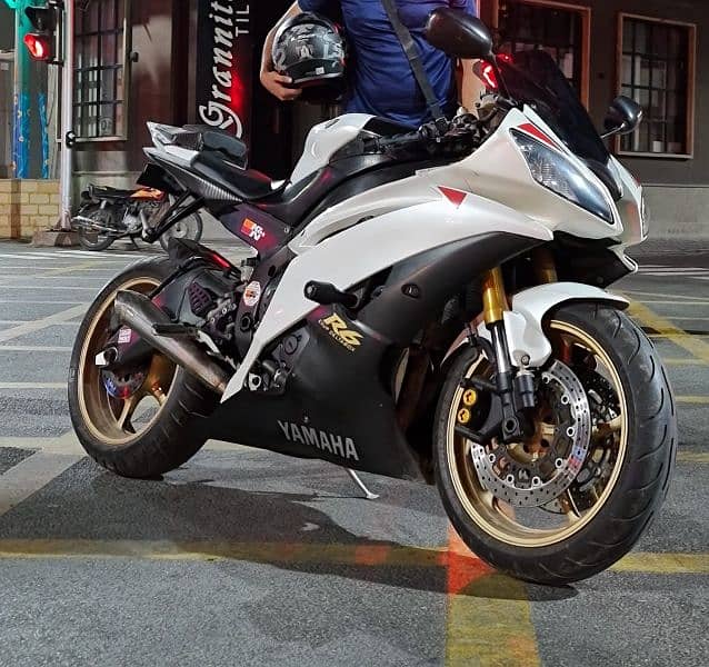 YAMAHA R6 2011 0