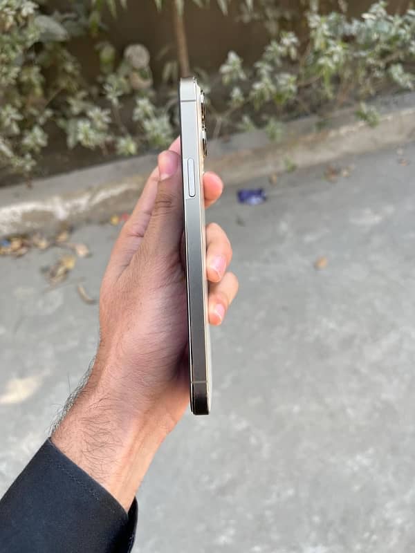 Iphone 13 pro max pta approved 4