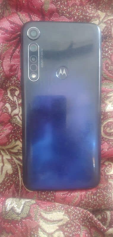 moto G8 plus 0