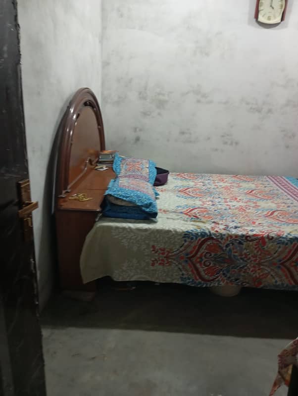 Upper portion for rent 2bad bathroom sada frash good location man apruch 1