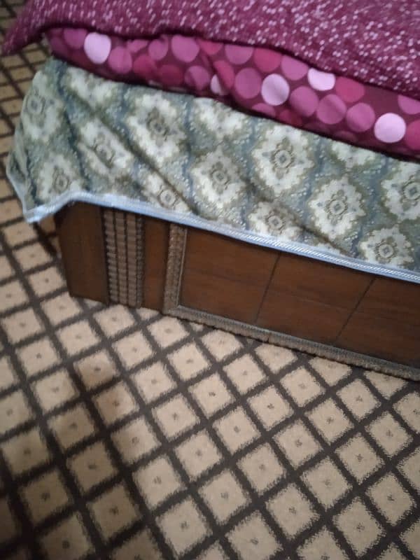 double bed best condition with 2 side tables 1