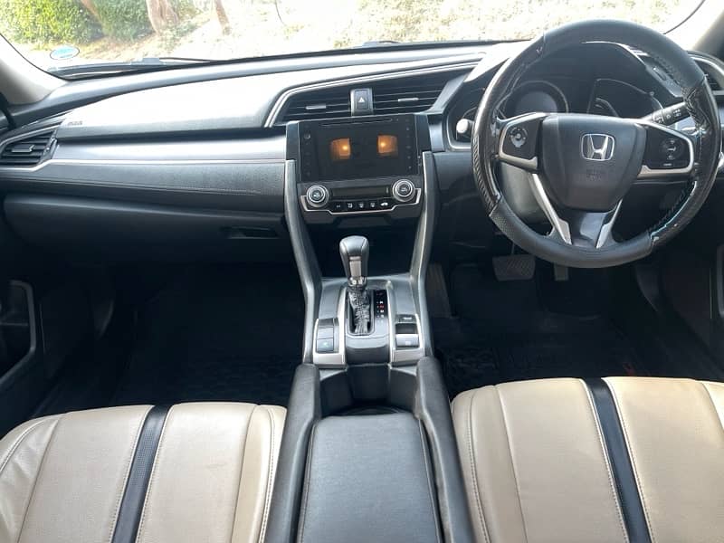 Honda Civic Oriel 2018 6