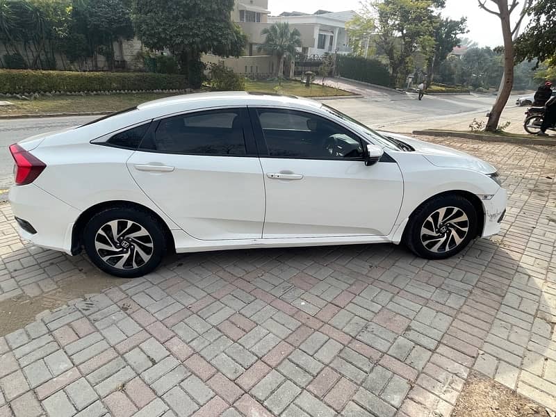 Honda Civic Oriel 2018 15