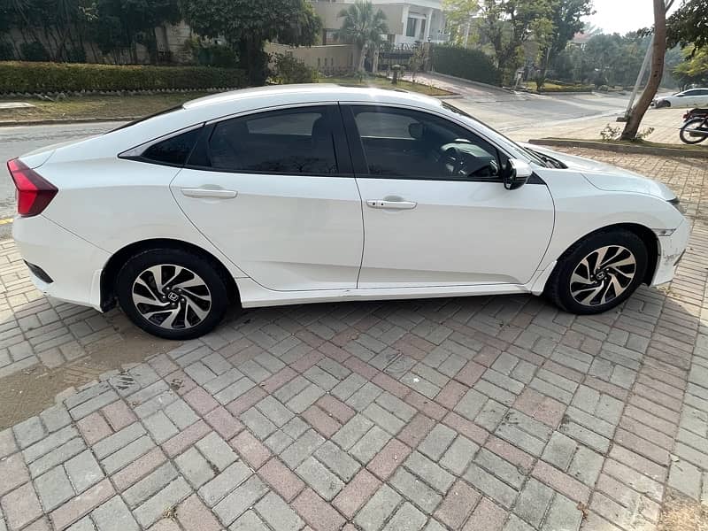 Honda Civic Oriel 2018 17