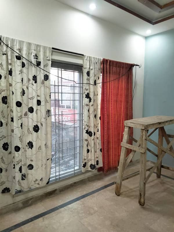 Upper portion for rent 2bad attach TV launch kitchen bathroom marble flooring woodwork good location man apruch 1