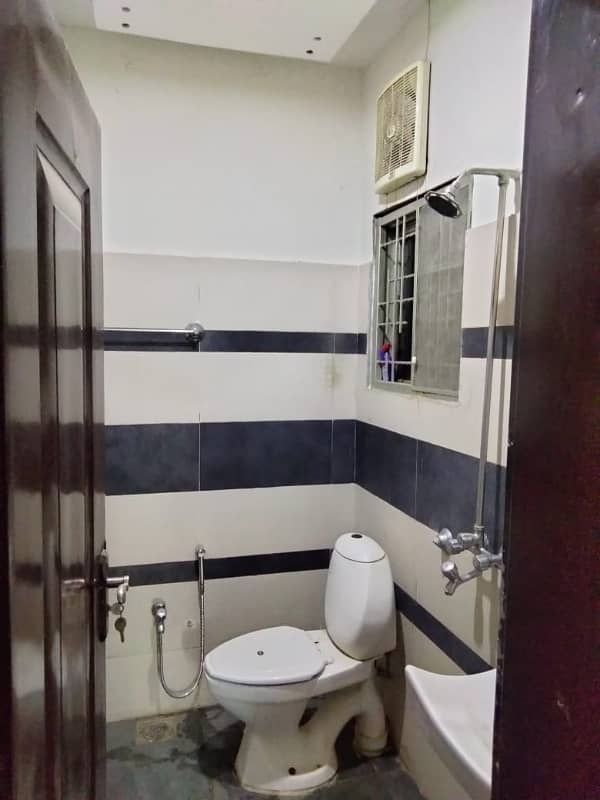 Upper portion for rent 2bad attach TV launch kitchen bathroom marble flooring woodwork good location man apruch 12