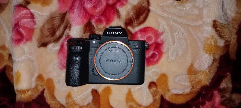 Sony a7iii in 5 months warrenty (warrenty card available) 0