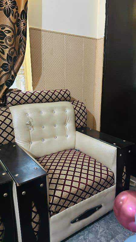 5 piece sofa set are for sell only minor use 2