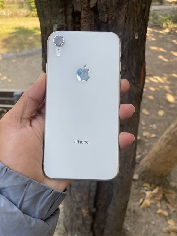 iPhone XR 0