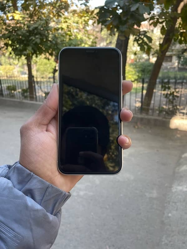 iPhone XR 7