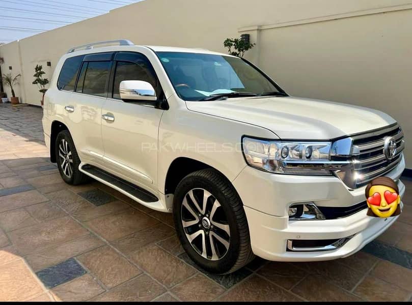 Toyota Land Cruiser 2011 1