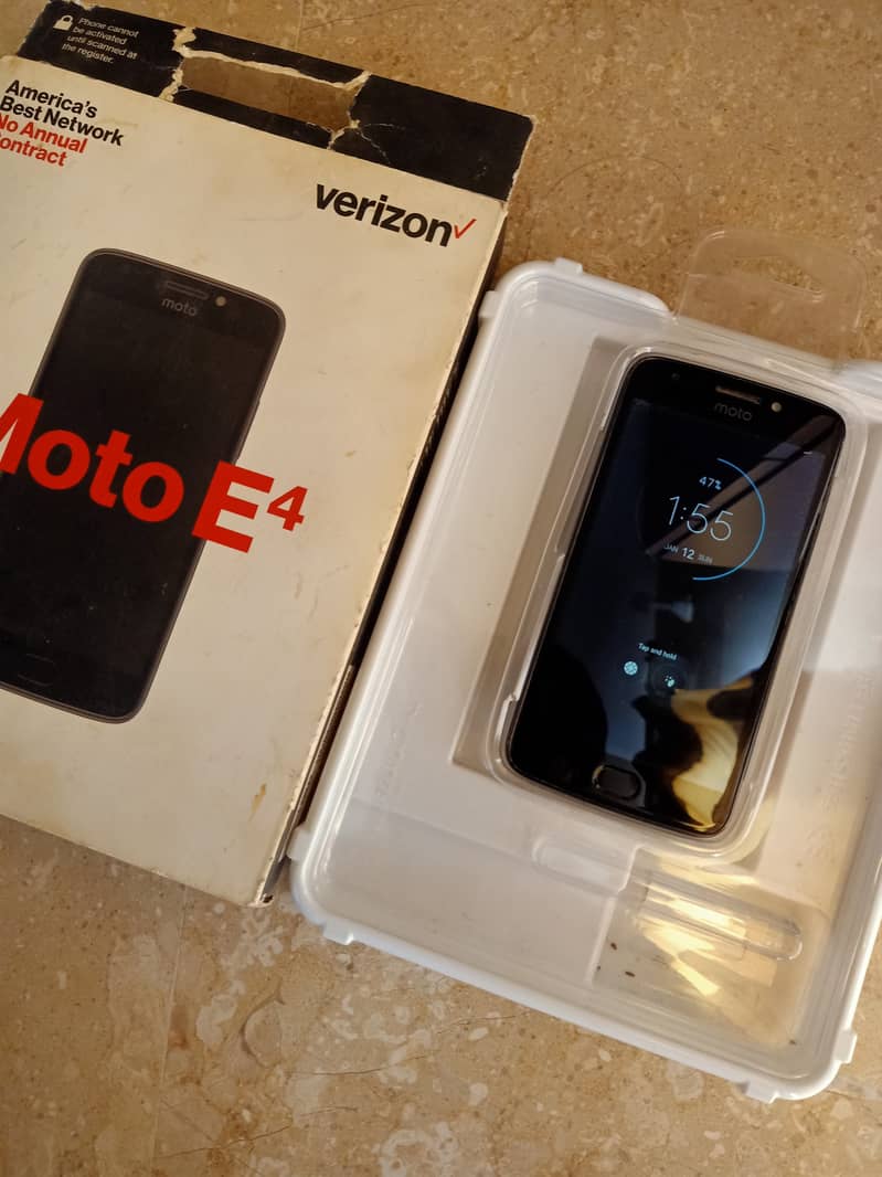 Moto E4 with original box 1